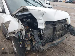 2005 Hyundai Tucson GLS with VIN KM8JN12D35U107602, listed as a IAAI auction lot 41312611 with 121,615 mi miles. Bid and sale history available at carsss.com. Image 6.