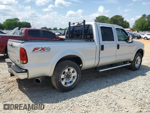 2005 Ford F-250 XL with VIN 1FTSW21P05EB33978, listed as a Copart auction lot 55105045 with 129,863 mi miles and Clean Title. Bid and sale history available at DreamBid. Image 3.