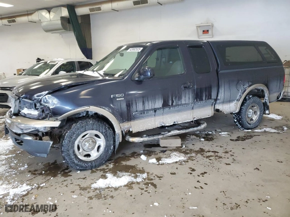 1999 Ford F-150 Work Series with VIN 1FTRX18W8XNB50114, listed as a Copart auction lot 42002525 with 121,671 mi miles and Clean Title. Bid and sale history available at carsss.com. Image 1.