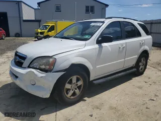 2009 Kia Sorento LX with VIN KNDJC735295868724, listed as a Copart auction lot 61569574 with 134,734 mi miles and Salvage Title. Bid and sale history available at carsss.com. Image 1.