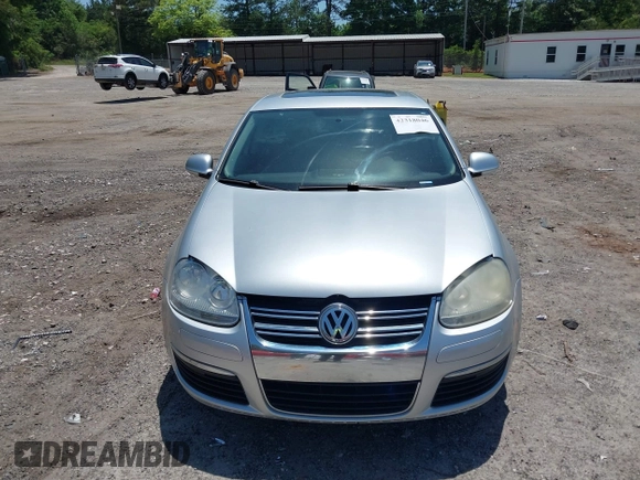 2010 Volkswagen Jetta Limited Edition with VIN 3VWRX7AJ1AM099362, listed as a IAAI auction lot 42318046 with 264,425 mi miles and . Bid and sale history available at DreamBid. Image 12.