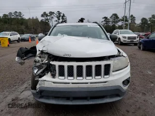 2011 Jeep Compass Latitude with VIN 1J4NT1FB7BD137695, listed as a Copart auction lot 88234495 with 187,059 mi miles and Salvage Title. Bid and sale history available at carsss.com. Image 5.