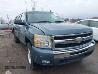 2010 Chevrolet Silverado 1500 LT with VIN 1GCSKSE37AZ193956, listed as a IAAI auction lot 41737357 with 127,762 mi miles. Bid and sale history available at carsss.com. Image 1.