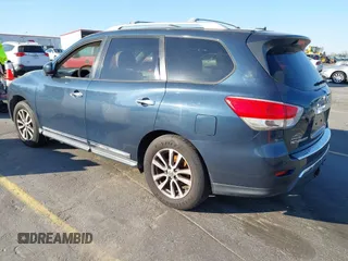 2013 Nissan Pathfinder SV with VIN 5N1AR2MM2DC607889, listed as a IAAI auction lot 41828129 with 210,513 mi miles. Bid and sale history available at carsss.com. Image 3.