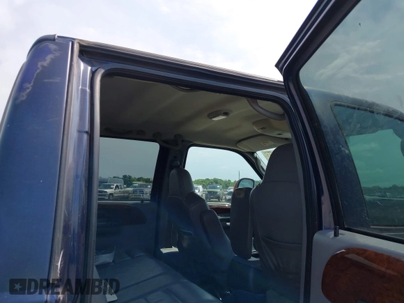 2005 Ford F-250 XL with VIN 1FTSW21P65EC14032, listed as a IAAI auction lot 42496467 with 247,356 mi miles and . Bid and sale history available at DreamBid. Image 8.
