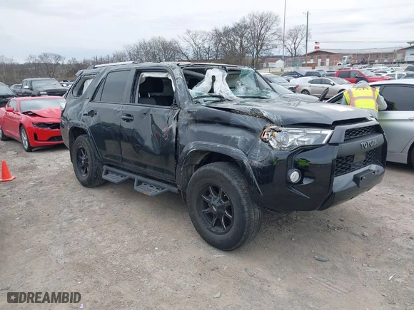 2020 Toyota 4Runner SR5 with VIN JTEBU5JRXL5787288, listed as a IAAI auction lot 41744998 with 92,062 mi miles. Bid and sale history available at carsss.com. Image 1.