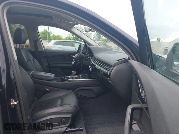 2017 Audi Q7 Premium Plus z VIN WA1LAAF71HD002374, wystawiony jako IAAI lot #42257820 z przebiegiem 111 527 mil mil oraz . Historia ofert i sprzedaży dostępna na DreamBid. Obrazek 5.