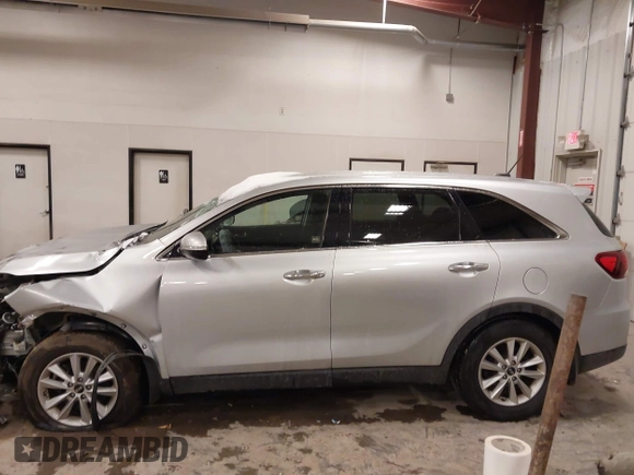 2020 Kia Sorento LX with VIN 5XYPG4A31LG623295, listed as a IAAI auction lot 41307405 with 48,063 mi miles. Bid and sale history available at carsss.com. Image 14.