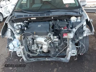 2016 Toyota Sienna XLE with VIN 5TDYK3DCXGS751231, listed as a IAAI auction lot 41975167 with 135,266 mi miles. Bid and sale history available at carsss.com. Image 10.