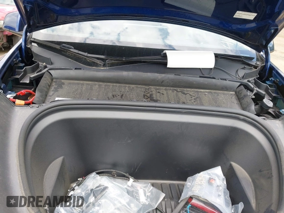 2024 Tesla Model Y Long Range z VIN 7SAYGDEE4RA247532, wystawiony jako IAAI lot #42205480 z przebiegiem 21 273 mil mil oraz . Historia ofert i sprzedaży dostępna na DreamBid. Obrazek 10.