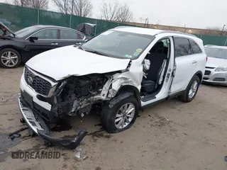 2019 Kia Sorento LX with VIN 5XYPGDA30KG548829, listed as a IAAI auction lot 41560273 with 72,923 mi miles. Bid and sale history available at carsss.com. Image 2.