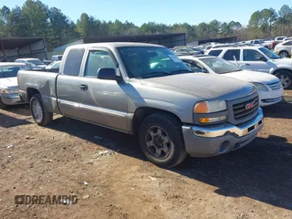 2006 GMC New Sierra 1500 SL with VIN 1GTEC19V96Z297128, listed as a IAAI auction lot 41309581 with 286,452 mi miles. Bid and sale history available at carsss.com. Image 1.