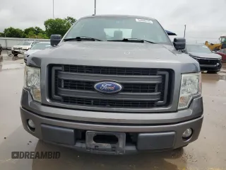 2013 Ford F-150 XL z VIN 1FTFX1CF5DKE98086, wystawiony jako Copart lot #54669725 z przebiegiem 83 569 mil mil oraz Czysty tytuł • Clean title. Historia ofert i sprzedaży dostępna na DreamBid. Obrazek 5.