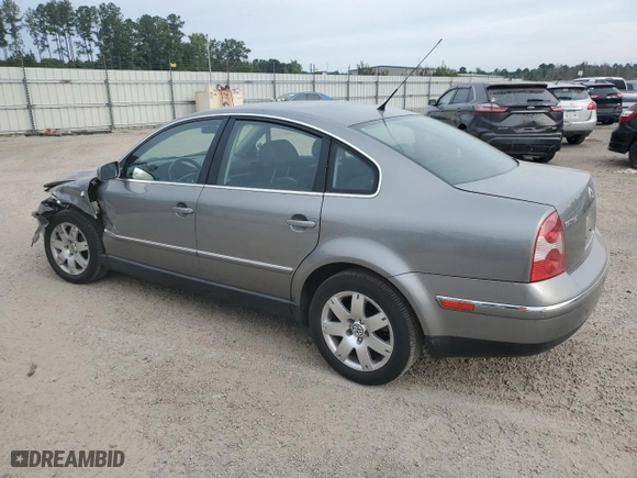 2003 Volkswagen Passat GLX with VIN WVWRH63B63E304098, listed as a Copart auction lot 71213254 with 41,925 mi miles and Salvage Title. Bid and sale history available at carsss.com. Image 2.