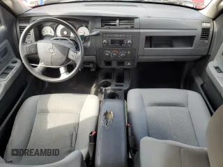 2008 Dodge Dakota Bighorn/Lonestar z VIN 1D7HE38K98S599465, wystawiony jako Copart lot #57168725 z przebiegiem 190 913 mil mil oraz Szkody całkowita. Historia ofert i sprzedaży dostępna na DreamBid. Obrazek 8.