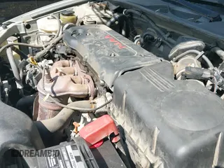 2005 Toyota Camry LE z VIN 4T1BE30KX5U957227, wystawiony jako IAAI lot #43258904 z przebiegiem 161 345 mil mil oraz . Historia ofert i sprzedaży dostępna na DreamBid. Obrazek 12.