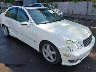 2007 Mercedes-Benz C 230 Sport z VIN WDBRF52H67F874221, wystawiony jako IAAI lot #42771246 z przebiegiem 94 455 mil mil oraz . Historia ofert i sprzedaży dostępna na DreamBid. Obrazek 1.