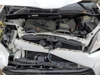 2018 Toyota Sienna LE Auto Access Seat with VIN 5TDKZ3DC1JS904717, listed as a Copart auction lot 43909145 with 66,111 mi miles and Salvage Title. Bid and sale history available at carsss.com. Image 14.