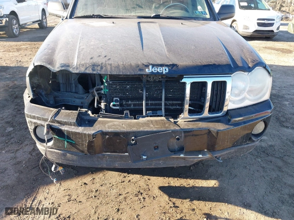 2007 Jeep Grand Cherokee Limited with VIN 1J8HR58N57C618812, listed as a IAAI auction lot 41435127 with 111,118 mi miles. Bid and sale history available at carsss.com. Image 6.