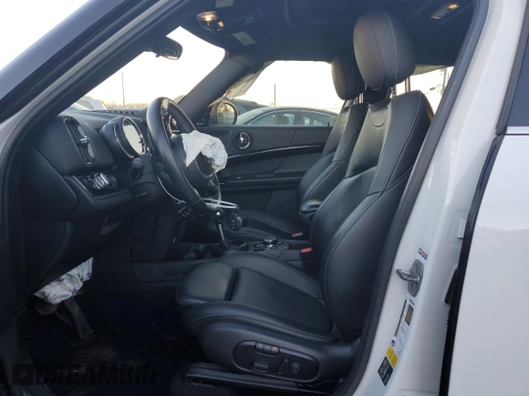 2019 MINI Countryman Cooper S with VIN WMZYT5C55K3G92128, listed as a Copart auction lot 88427445 with 68,689 mi miles and Salvage Title. Bid and sale history available at carsss.com. Image 7.