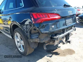 2019 Audi Q5 Premium with VIN WA1ANAFY8K2135057, listed as a IAAI auction lot 41870849 with 32,973 mi miles. Bid and sale history available at carsss.com. Image 6.