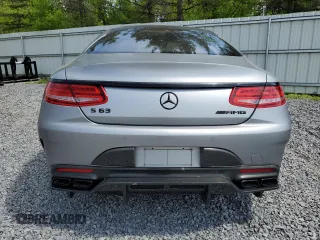 2015 Mercedes-Benz S 63 AMG z VIN WDDXJ7JB3FA001561, wystawiony jako Copart lot #57062885 z przebiegiem 37 106 mil mil oraz Szkody całkowita. Historia ofert i sprzedaży dostępna na DreamBid. Obrazek 6.