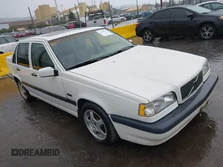1996 Volvo S70 with VIN YV1LS5540T1337079, listed as a IAAI auction lot 41495253 with 180,722 mi miles. Bid and sale history available at carsss.com. Image 1.