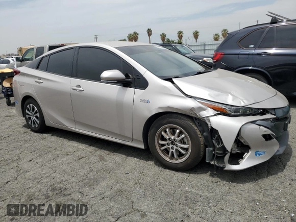 2020 Toyota Prius LE z VIN JTDKARFP6L3129457, wystawiony jako Copart lot #58416195 z przebiegiem 90 326 mil mil oraz Szkoda całkowita • Salvage title. Historia ofert i sprzedaży dostępna na DreamBid. Obrazek 4.