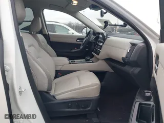 2024 Nissan Pathfinder SL with VIN 5N1DR3CC9RC315613, listed as a IAAI auction lot 41571156 with 1,583 mi miles. Bid and sale history available at carsss.com. Image 5.