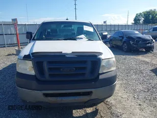 2006 Ford F-150 XL z VIN 1FTRF12226KC11966, wystawiony jako IAAI lot #42252210 z przebiegiem 238 265 mil mil oraz . Historia ofert i sprzedaży dostępna na DreamBid. Obrazek 12.