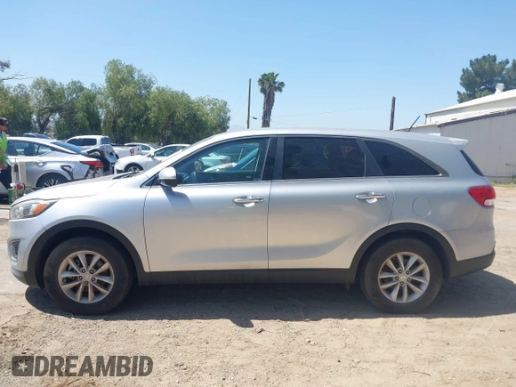 2017 Kia Sorento LX z VIN 5XYPG4A32HG210423, wystawiony jako IAAI lot #42283318 z przebiegiem 135 063 mil mil oraz . Historia ofert i sprzedaży dostępna na DreamBid. Obrazek 14.