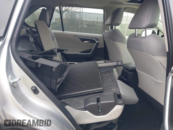 2024 Toyota RAV4 Hybrid XLE Premium with VIN JTMB6RFV0RD140022, listed as a IAAI auction lot 41779613 with 923 mi miles. Bid and sale history available at carsss.com. Image 8.