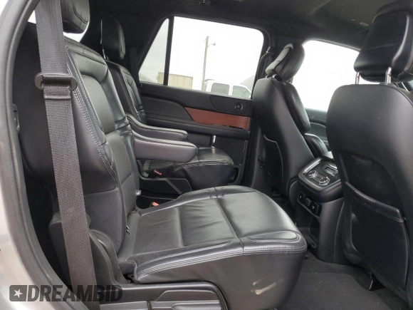 2020 Lincoln Navigator with VIN 5LMJJ2NT0LEL09760, listed as a Copart auction lot 86628254 with 118,733 mi miles and Salvage title. Bid and sale history available at DreamBid. Image 11.