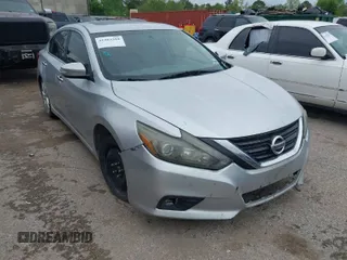 2016 Nissan Altima SL with VIN 1N4BL3AP3GC161003, listed as a IAAI auction lot 41903394 with 211,138 mi miles and . Bid and sale history available at DreamBid. Image 1.