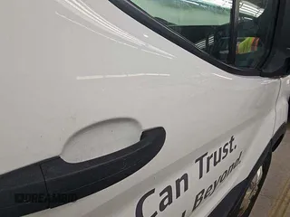 2019 Ford Transit z VIN 1FTYR1YG8KKB48131, wystawiony jako IAAI lot #42624631 z przebiegiem 115 298 mil mil oraz . Historia ofert i sprzedaży dostępna na DreamBid. Obrazek 5.