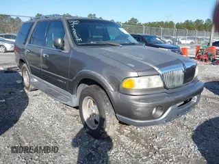2001 Lincoln Navigator z VIN 5LMFU28R21LJ13843, wystawiony jako IAAI lot #41437937 z przebiegiem Nie podano mil oraz . Historia ofert i sprzedaży dostępna na DreamBid. Obrazek 1.