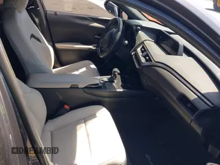 2022 Lexus UX 200 с VIN JTHX3JBH7N2055392, выставлен на аукционе IAAI как лот 42282895 с пробегом 46 776 миль миль и . История ставок и продаж доступна на DreamBid. Изображение 5.