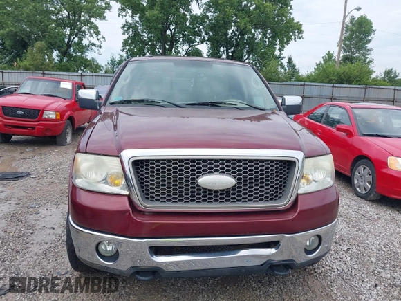 2006 Ford F-150 XLT z VIN 1FTPX14566FA55886, wystawiony jako IAAI lot #42636382 z przebiegiem 197 702 mil mil oraz . Historia ofert i sprzedaży dostępna na DreamBid. Obrazek 12.