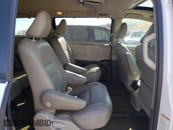2018 Toyota Sienna XLE with VIN 5TDDZ3DCXJS208141, listed as a Copart auction lot 76208074 with 372,740 mi miles and Clean Title. Bid and sale history available at carsss.com. Image 11.