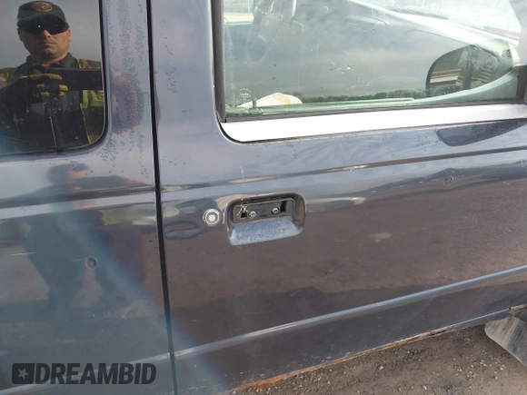 2001 Ford Ranger XL Fleet z VIN 1FTZR15E21TA14005, wystawiony jako IAAI lot #42212472 z przebiegiem 145 933 mil mil oraz . Historia ofert i sprzedaży dostępna na DreamBid. Obrazek 19.