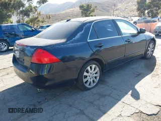 2006 Honda Accord EX-L z VIN 1HGCM665X6A066714, wystawiony jako IAAI lot #42268642 z przebiegiem 243 025 mil mil oraz . Historia ofert i sprzedaży dostępna na DreamBid. Obrazek 4.