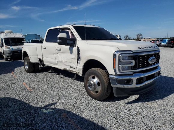 2023 Ford Super Duty F-350 DRW XL with VIN 1FT8W3DT3PEC20575, listed as a Copart auction lot 42000125 with 40,605 mi miles and Salvage Title. Bid and sale history available at carsss.com. Image 4.