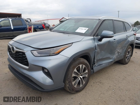 2024 Toyota Highlander LE z VIN 5TDKDRAH2RS542863, wystawiony jako IAAI lot #41466780 z przebiegiem 6 558 mil mil oraz . Historia ofert i sprzedaży dostępna na DreamBid. Obrazek 17.