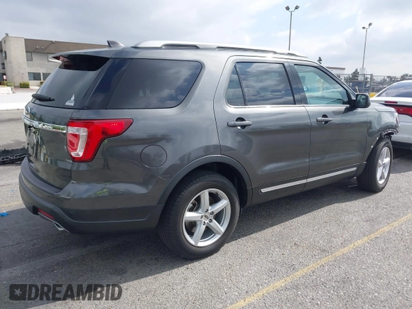 2018 Ford Explorer XLT z VIN 1FM5K7D82JGB56585, wystawiony jako IAAI lot #42129728 z przebiegiem 39 007 mil mil oraz . Historia ofert i sprzedaży dostępna na DreamBid. Obrazek 4.