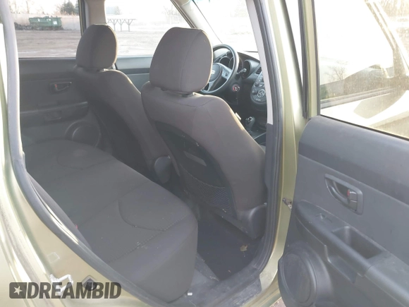 2012 Kia Soul with VIN KNDJT2A50C7391275, listed as a IAAI auction lot 41811882 with 112,630 mi miles. Bid and sale history available at carsss.com. Image 8.