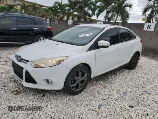 2013 Ford Focus SE z VIN 1FADP3F21DL171681, wystawiony jako Copart lot #81375734 z przebiegiem 174 958 mil mil oraz Czysty tytuł • Clean title. Historia ofert i sprzedaży dostępna na DreamBid. Obrazek 1.