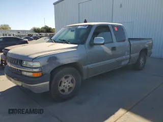 2000 Chevrolet Silverado 1500 LS with VIN 2GCEC19T0Y1101958, listed as a Copart auction lot 75358404 with Not Provided miles and Clean Title. Bid and sale history available at carsss.com. Image 1.