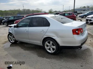 2010 Volkswagen Jetta Limited Edition с VIN 3VWAX7AJ1AM105397, выставлен на аукционе Copart как лот 53749085 с пробегом 159 224 миль миль и На запчасти • Non repairable. История ставок и продаж доступна на DreamBid. Изображение 2.