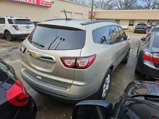 2016 Chevrolet Traverse LT with VIN 1GNKVGKD4GJ145251, listed as a Copart auction lot 84475564 with 192,965 mi miles and Clean Title. Bid and sale history available at DreamBid. Image 4.
