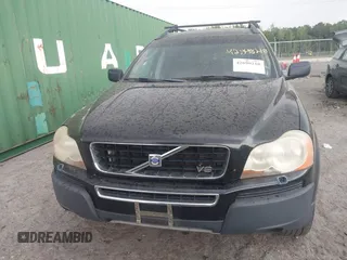 2006 Volvo XC90 4.4L V8 with VIN YV4CZ852561225879, listed as a IAAI auction lot 42090210 with 211,081 mi miles. Bid and sale history available at carsss.com. Image 5.